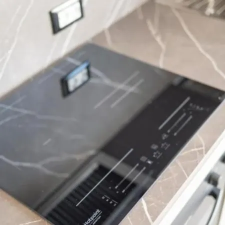 Newly Renovated Modern Two 公寓 *