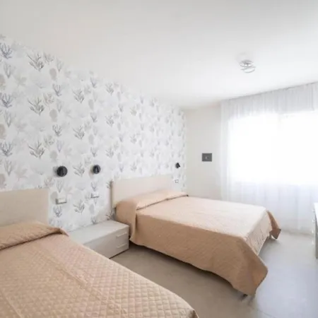 Newly Renovated Modern Two 公寓 比比翁